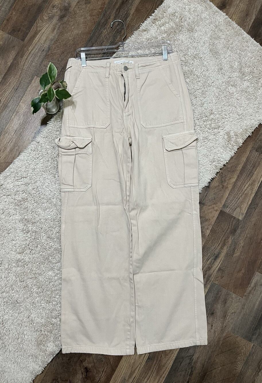 Altar’d State Size 30 Cream High-Rise Cargo Utility Wide Leg Jeans